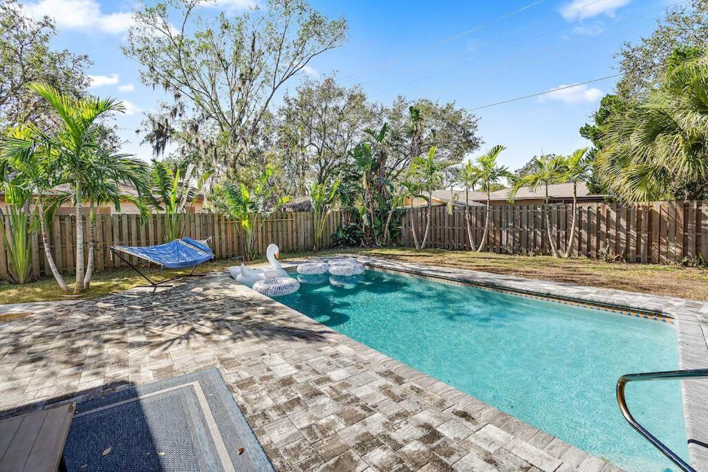 Florida Getaway With Backyard Pool Oasis Villa Sarasota Eksteriør bilde